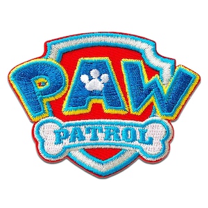Könnte beinhalten: Ein gestickter Aufnäher in Rot, Weiß und Blau mit den Worten "PAW PATROL" und einem Pfotenabdruck.
