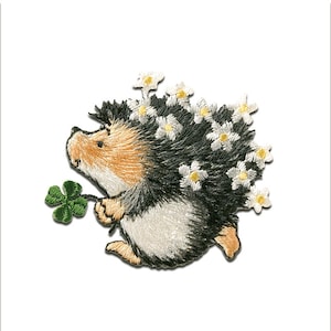 Iron on patches - Margaret Sherry Hedgehog with cloverleaf - gray - 4,6x4,8cm - Application Embroided badges