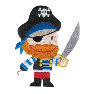 Può includere: Toppa ricamata da stirare con un pirata dei cartoni animati con un cappello nero, una bandana blu, una benda sull'occhio, una barba rossa, una camicia a righe, pantaloni rossi e una spada.