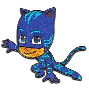 Könnte beinhalten: Gestickter Aufnäher mit einer blauen, katzenartigen Cartoonfigur in einer hockenden Pose. Die Figur hat eine blaue Maske, türkisfarbene Akzente und einen orange-gelben Mund und Kinn. Der Aufnäher ist für das Aufnähen auf Kleidung oder Accessoires gedacht.