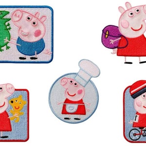 Könnte beinhalten: Fünf gestickte Bügelbilder mit Peppa Pig in verschiedenen Outfits und Aktivitäten. Die Patches sind auf weißem Hintergrund.