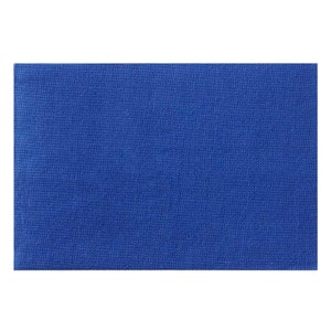 Könnte beinhalten: Ein fester blauer Stoffmuster mit einer gewebten Textur.