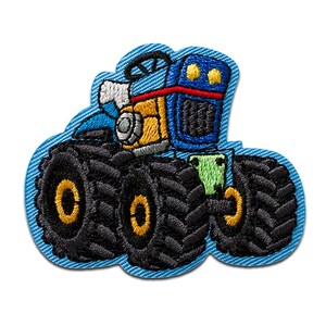 Puede incluir: Parche bordado con un diseño de camión monstruo de dibujos animados. El parche tiene un contorno azul y presenta una cabina azul, un motor amarillo y neumáticos negros con detalles amarillos. El volante es visible. Diseñado para aplicar en ropa o accesorios.
