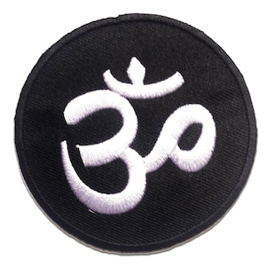 Iron on patches - Om Hindu Meditation spiritually black/white Ø7.7 badges