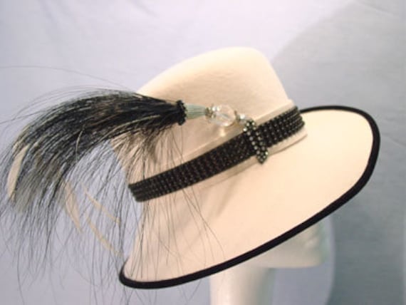 Off White Wool/felt Beaded Band Hat, Rhinestone Pin and  display picture 1