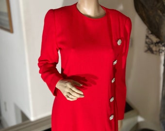 Superbe robe rouge David Hayes pour Saks Fifth Avenue des années 1970 début des années 1980 avec accents de boutons Diamante