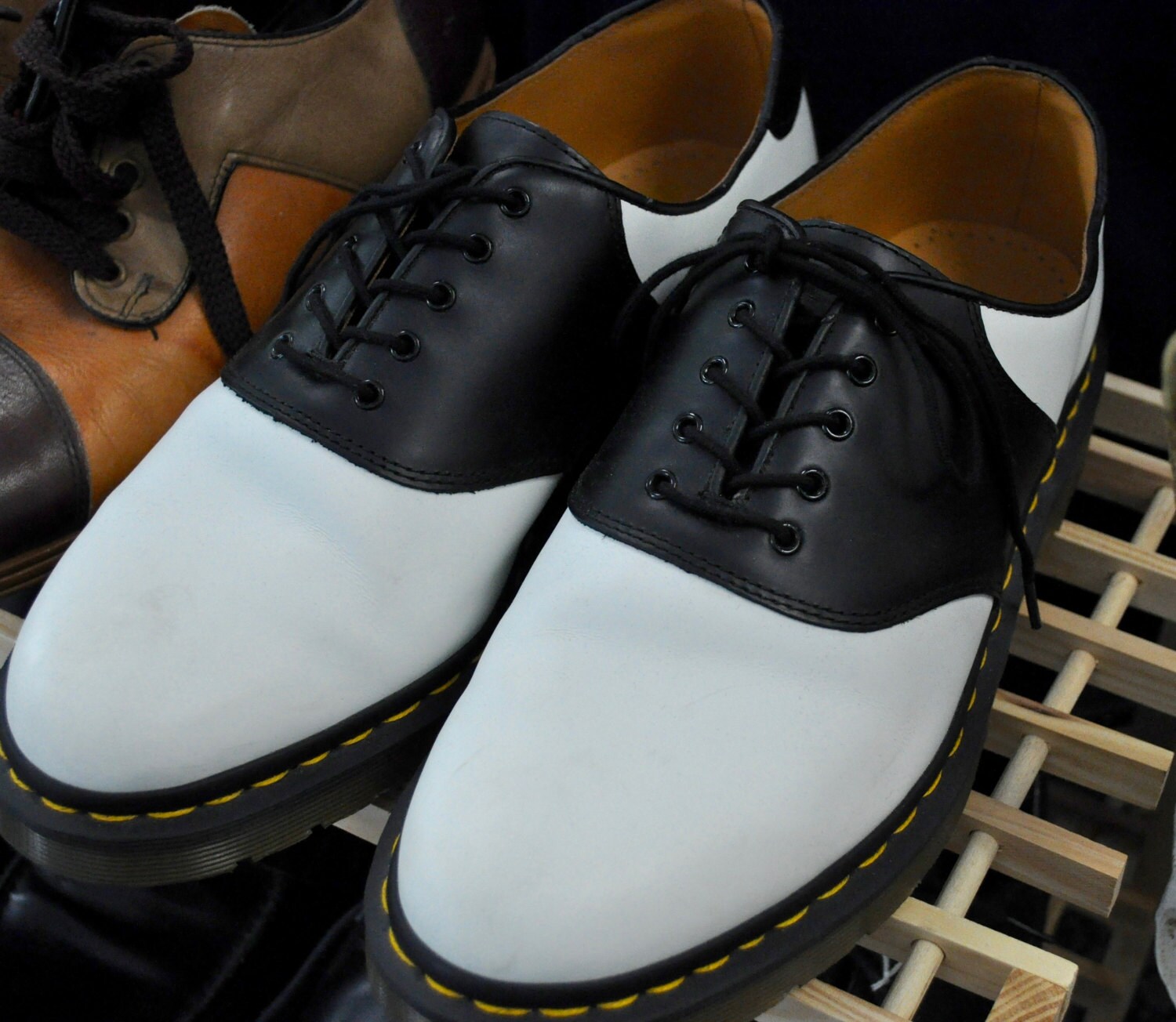 used saddle shoes