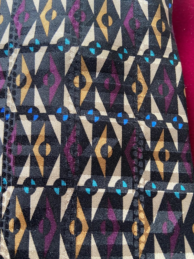 Cream Gold 1990s Purple and Blue Silk Necktie Tie Made in Japan from Format