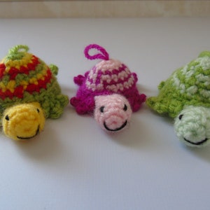 Lucky crochet turtle, key ring turtle, amigurumi turtle, 3 colors to choose from image 2