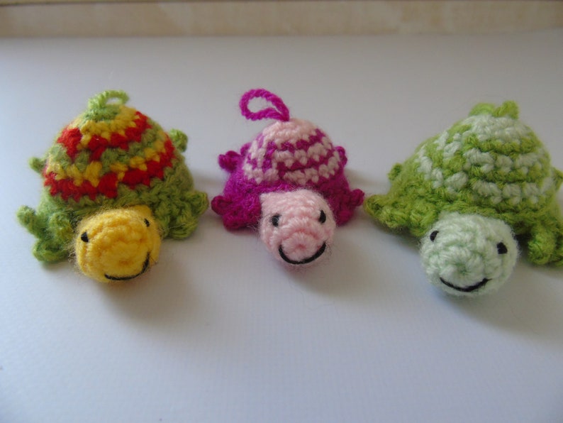 Lucky crochet turtle, key ring turtle, amigurumi turtle, 3 colors to choose from image 2