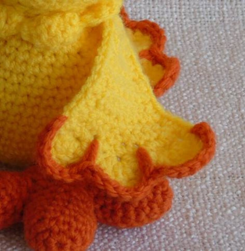 Tutorial or pattern Big yellow crochet chick image 8