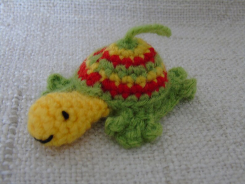 Lucky crochet turtle, key ring turtle, amigurumi turtle, 3 colors to choose from rasta