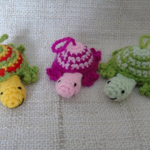 Lucky crochet turtle, key ring turtle, amigurumi turtle, 3 colors to choose from image 3