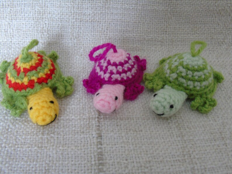 Lucky crochet turtle, key ring turtle, amigurumi turtle, 3 colors to choose from image 3