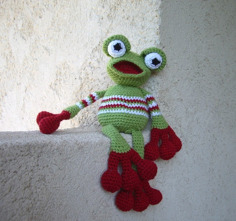 Tuto ou patron Grande Grenouille au crochet image 1