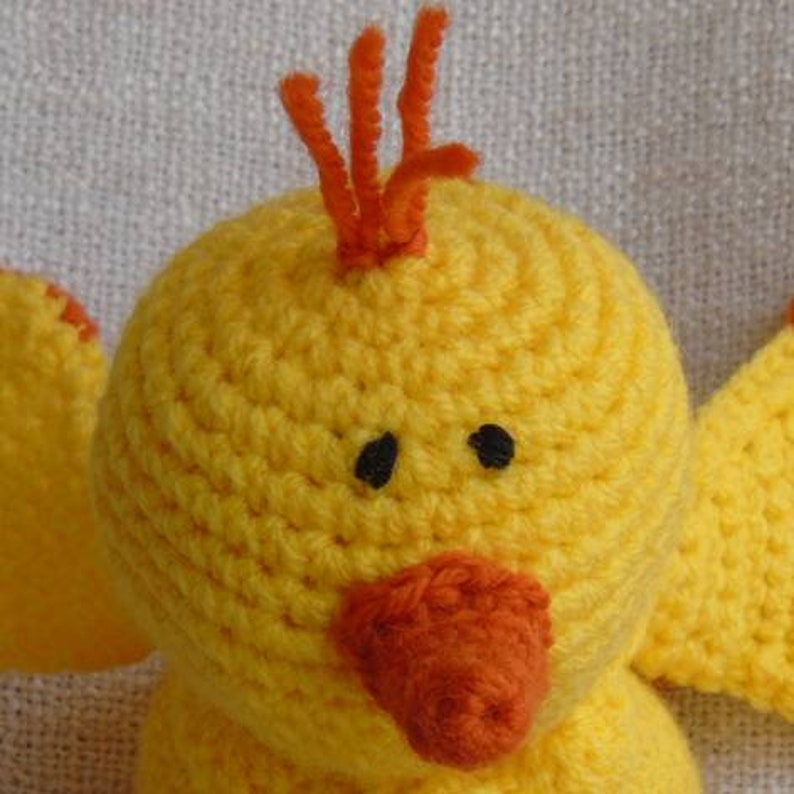 Tutorial or pattern Big yellow crochet chick image 7