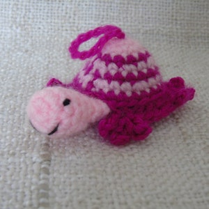 Lucky crochet turtle, key ring turtle, amigurumi turtle, 3 colors to choose from rose