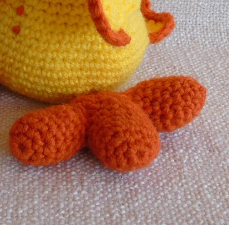 Tutorial or pattern Big yellow crochet chick image 6