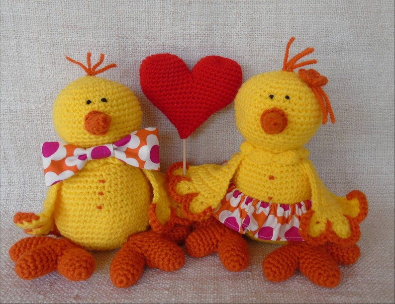 Tutorial or pattern Big yellow crochet chick image 1