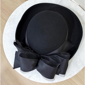 Vintage Deborah Exclusive Shiny Ladies Wide Brim Hat 1980’s Patent Leather Bow Vintage Deborah New York Hat – Dovetail main image 4