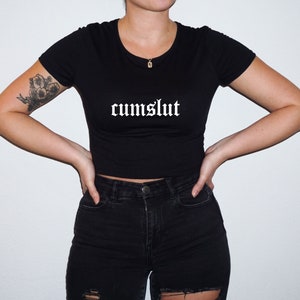 Women&#39;s Cumslut Crop Top T Shirt, Baby Girl Cute Summer Spring Cropped Old English Funny Sarcastic Sassy