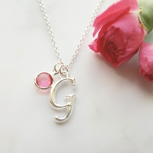 Collar con inicial G en plata – Collar con letra caligráfica y cristal de piedra de nacimiento – Delicado regalo personalizado para mujer