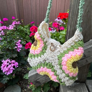 Crochet Granny Square Purse, handmade crochet bag, mom and me sunflower bags, crème crossbody sunflower purse, small festival purse, bag