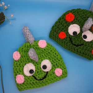 Dinosaur Beanies, baby dinosaur hats green dinosaur beanie, costume hats, Halloween hat, spooky beanies, boy dinosaur, girl, horned beanies
