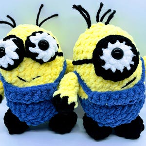 Plushie Minions, cuddly minions, stuffed minions, minion fans, minion collectors, Despicable Me lovers, yellow and blue minions, one eye