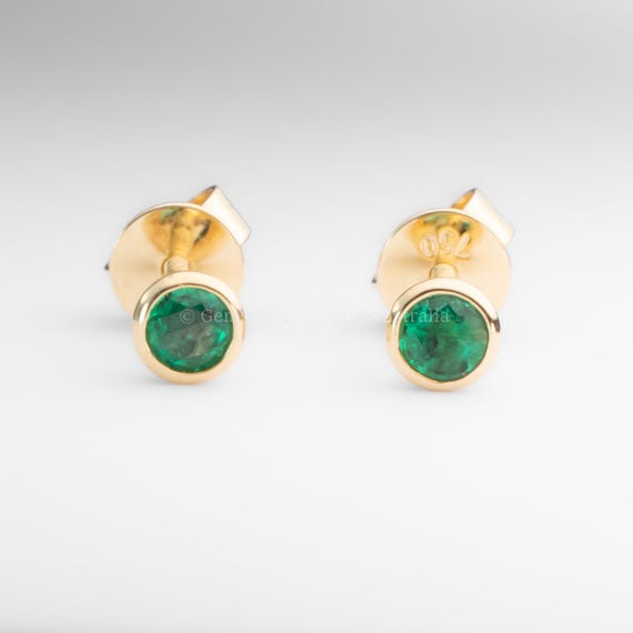 Natural Emerald Stud Earrings – Bezel Set in 18K Yellow Gold