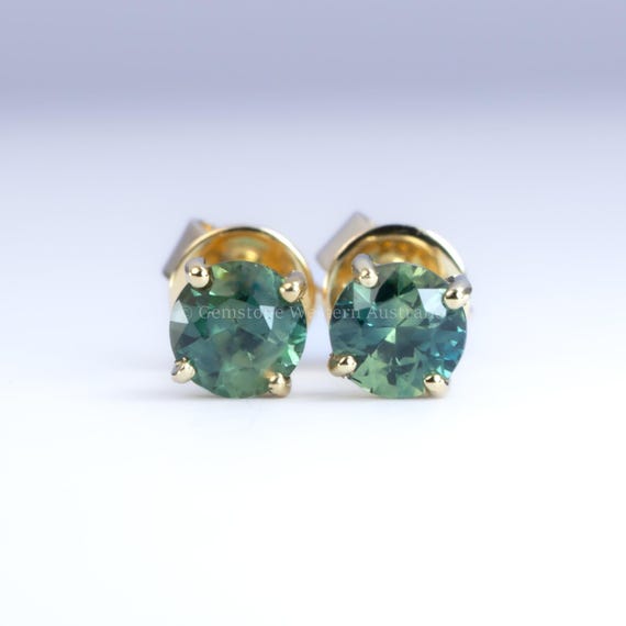 Australian Sapphire Stud Earrings in 18K Yellow Gold – 0.79ct Round Cut