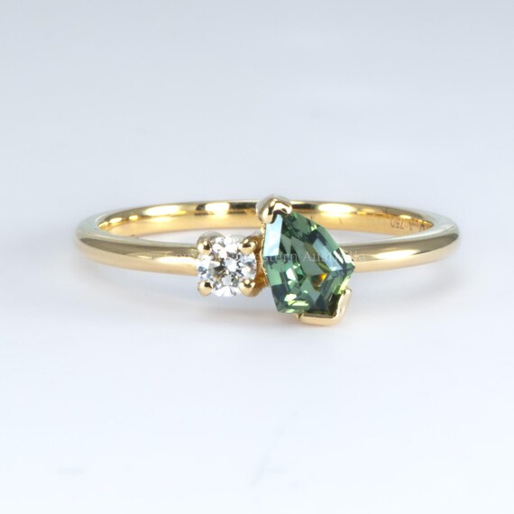 Petite Toi et Moi Ring with Teal Sapphire and Diamond in 18K Yellow Gold