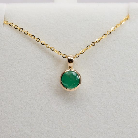 Round Colombian Emerald Bezel Set Pendant in 18K Yellow Gold – 0.62ct