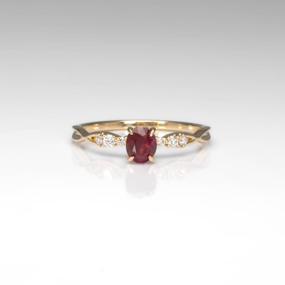 Natural Ruby & Diamond Twisted Band Ring in 18K Yellow Gold
