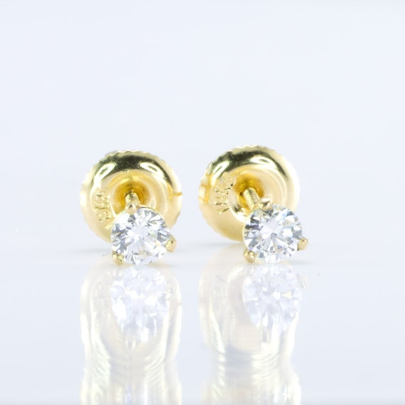 F VS Round Diamond Stud Earrings in 18K Yellow Gold