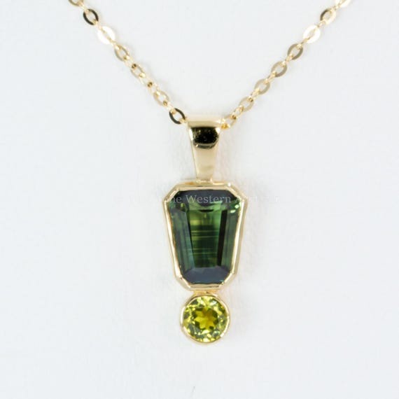 Australian Sapphire Pendant in 18K Yellow Gold