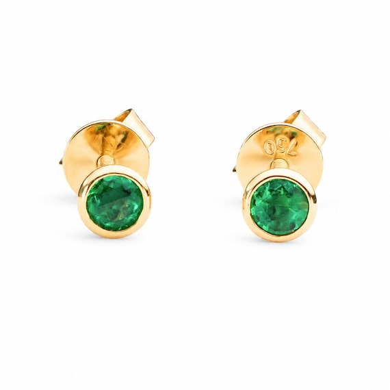 Natural Emerald Stud Earrings – Bezel Set in 18K Yellow Gold