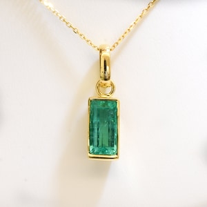 2.32ct Natural Colombian Emerald Pendant in 18K Yellow Gold