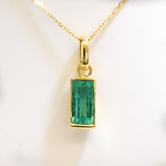 2.32ct Natural Colombian Emerald Pendant in 18K Yellow Gold