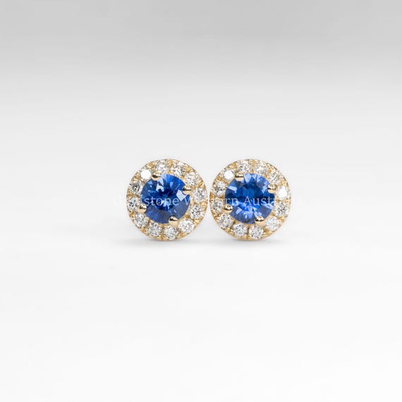 Blue Sapphire and Diamond Halo Stud Earrings in 18K Yellow Gold – 0.97ct Round Pair