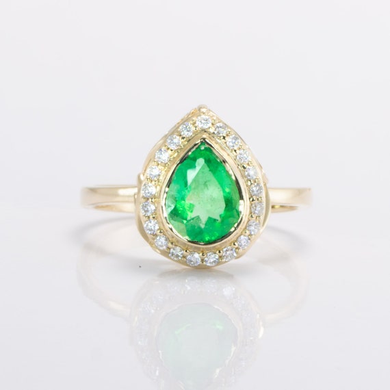 Pear Shape Emerald Ring | Pear Cut Colombian Emerald Ring