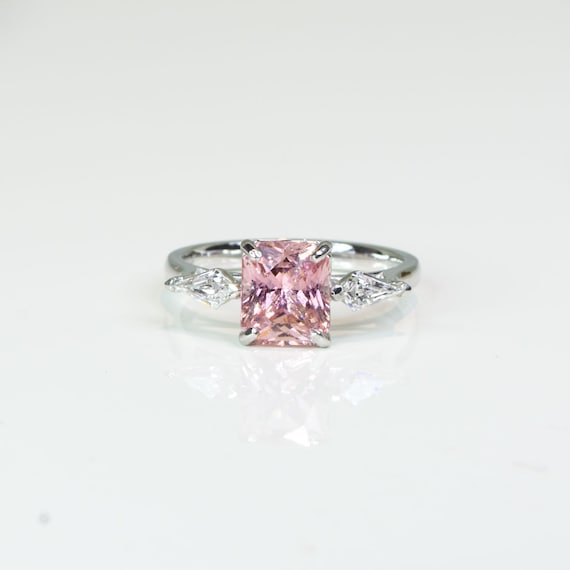 2.5 Carat Padparadscha Sapphire and Kite Diamonds Ring in Pt950
