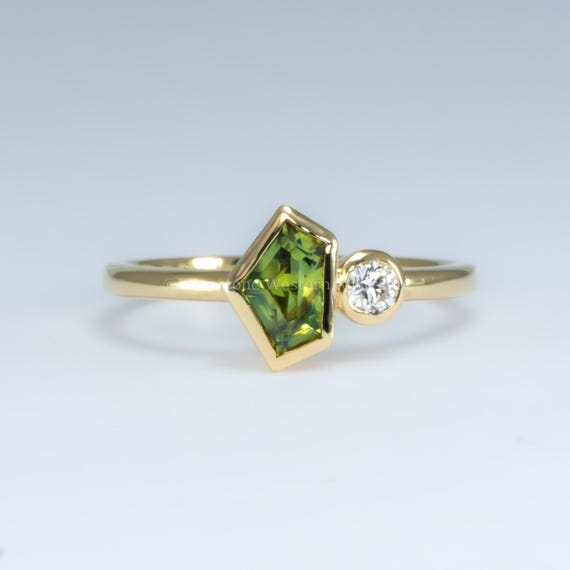 Toi et Moi Ring in 18K Yellow Gold with Natural Teal Sapphire and Diamond