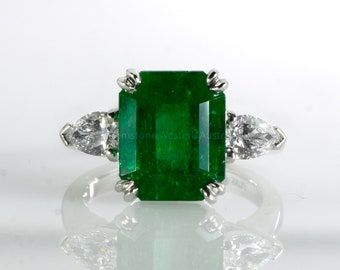 6.46 Carats Colombian Emerald and Diamond Statement Ring GIA Certified