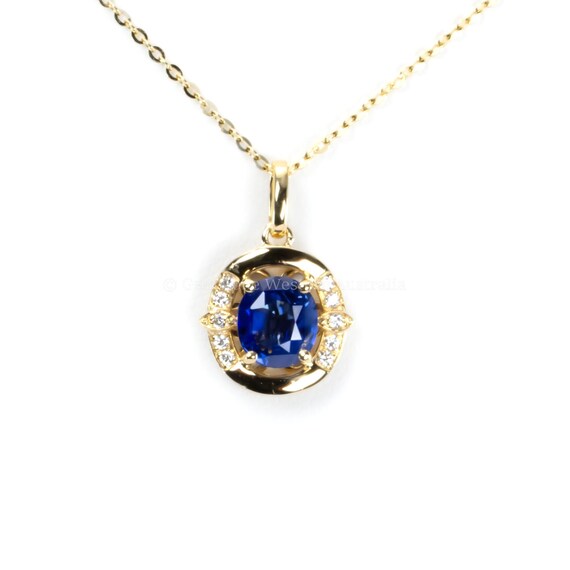 1.57ct Natural Blue Sapphire Pendant Necklace with Diamond Accents in 18K Yellow Gold