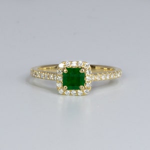 Natural Emerald and Diamonds Ring Colombian Emerald