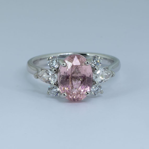 4.32 carats Natural Padparadscha Sapphire Statement Ring Padparadscha and Diamonds Ring in Platinum 950