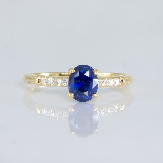 Oval Blue Sapphire Ring | Sapphire Solitaire Ring with Accent Diamonds