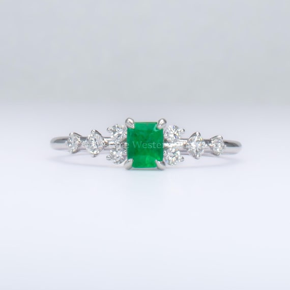 Natural Colombian Emerald and Diamond Platinum Ring