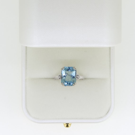 5.50ct Natural Aquamarine Ring in 18K White Gold